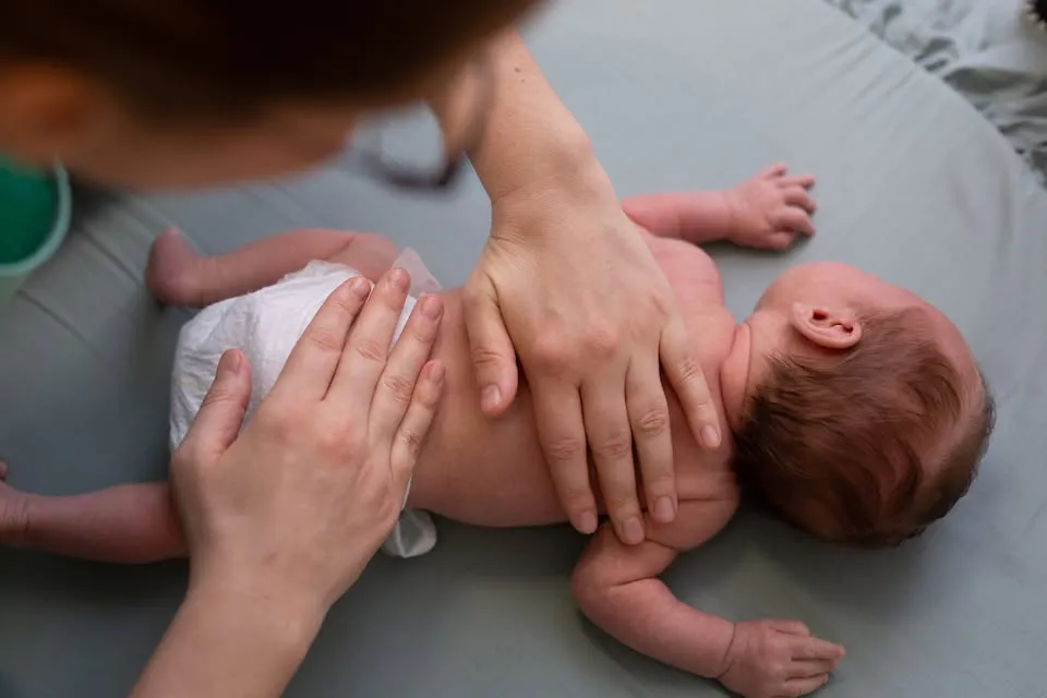 Baby massage and physical gymnastics - Discovery (for spinning, crawling, climbing dolls)